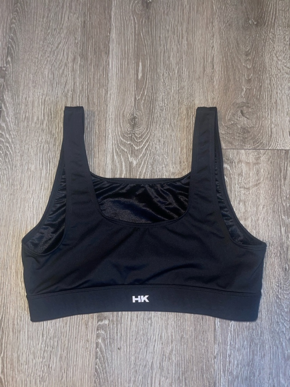 Humankind HK Black Sports Bra - Scoop Neck Activewear size medium yoga workout